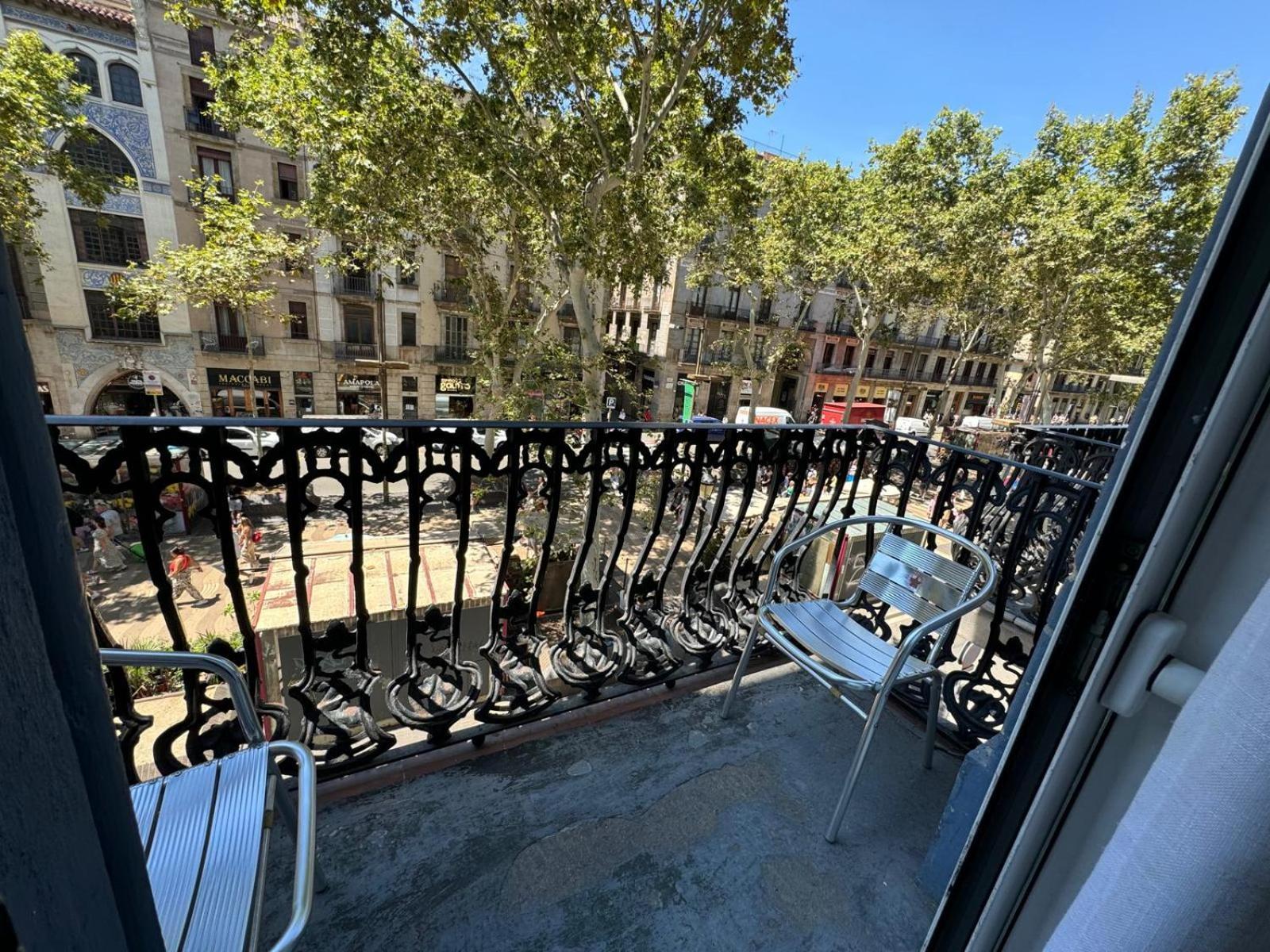 Hostal Mont Thabor Barcelona Exterior photo