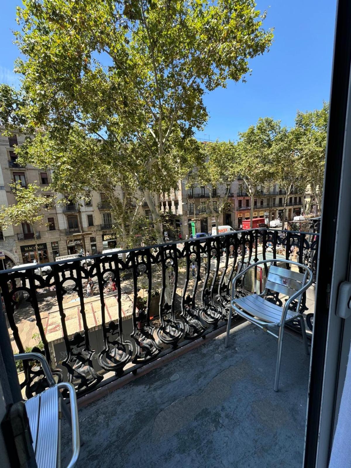 Hostal Mont Thabor Barcelona Exterior photo