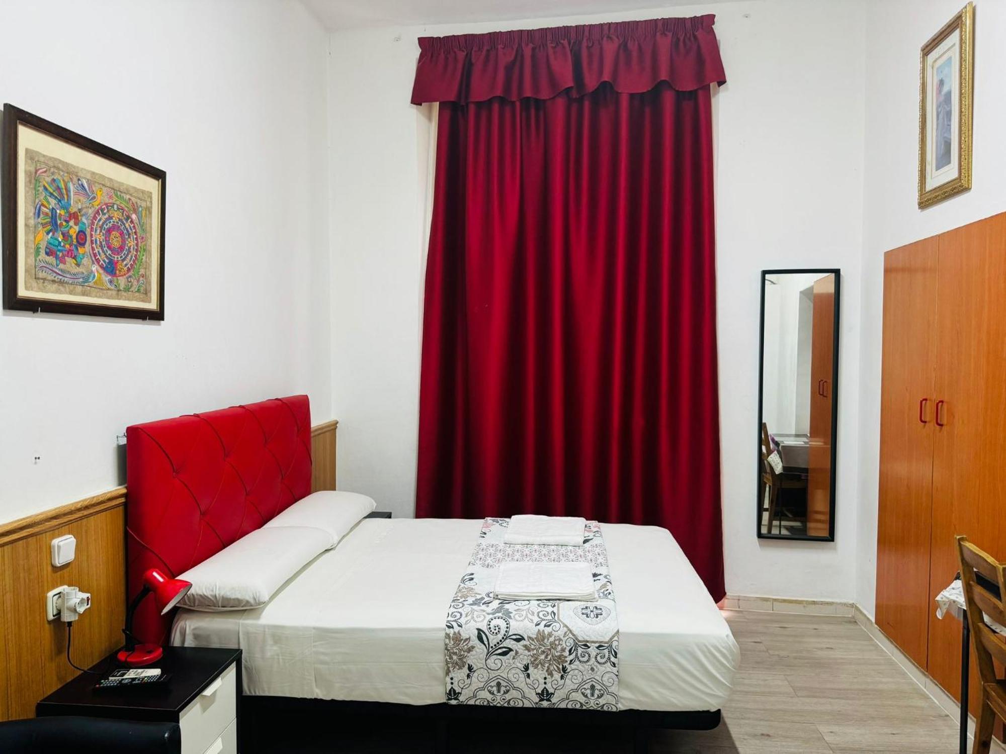 Hostal Mont Thabor Barcelona Exterior photo